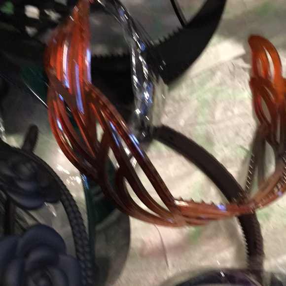 DIADEMAS - Picture 2 of 3